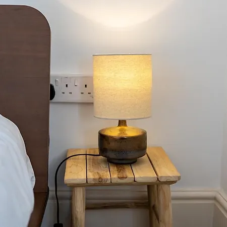 Apartman Harbour, 2 Bedroom Townhouse With Parking Bristol
