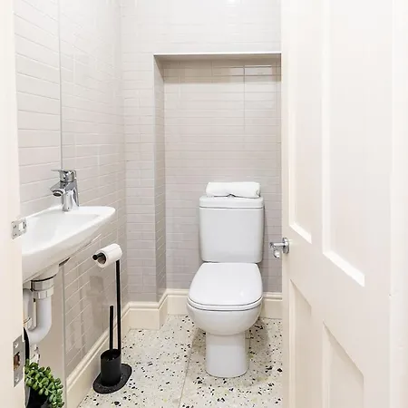 Apartman Harbour, 2 Bedroom Townhouse With Parking *