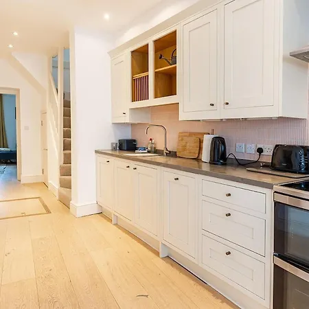 Apartman Harbour, 2 Bedroom Townhouse With Parking Bristol