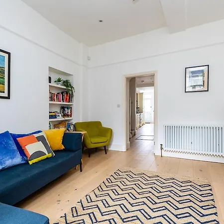 Harbour, 2 Bedroom Townhouse With Parking דירה בריסטול