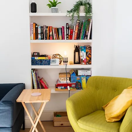 Harbour, 2 Bedroom Townhouse With Parking *