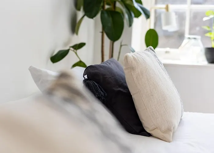 Harbour, 2 Bedroom Townhouse With Parking * Μπρίστολ