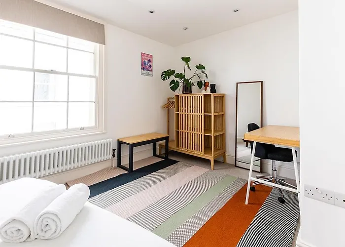 Harbour, 2 Bedroom Townhouse With Parking