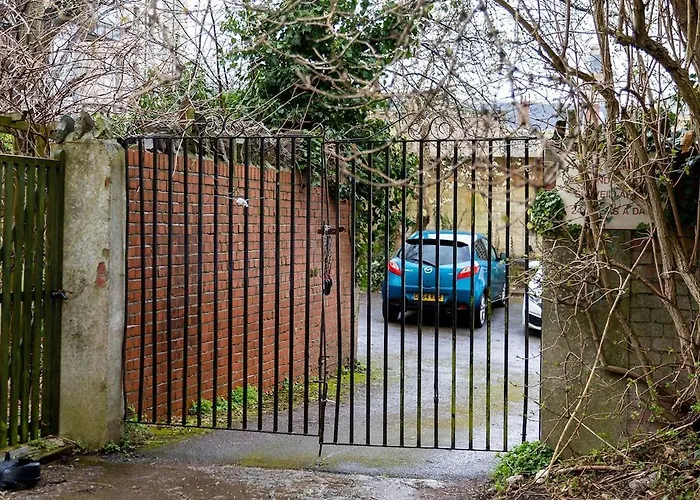 Διαμέρισμα Harbour, 2 Bedroom Townhouse With Parking Μπρίστολ