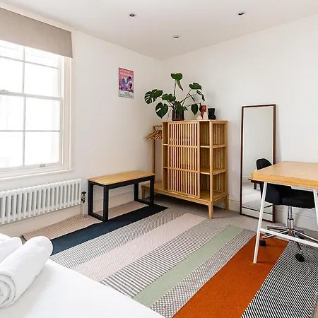 Harbour, 2 Bedroom Townhouse With Parking