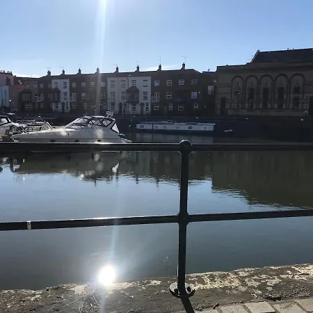 Harbour, 2 Bedroom Townhouse With Parking Lejlighed *