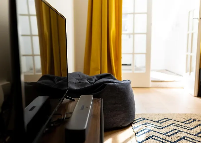 Harbour, 2 Bedroom Townhouse With Parking