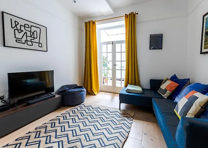 Harbour, 2 Bedroom Townhouse With Parking 아파트 브리스틀